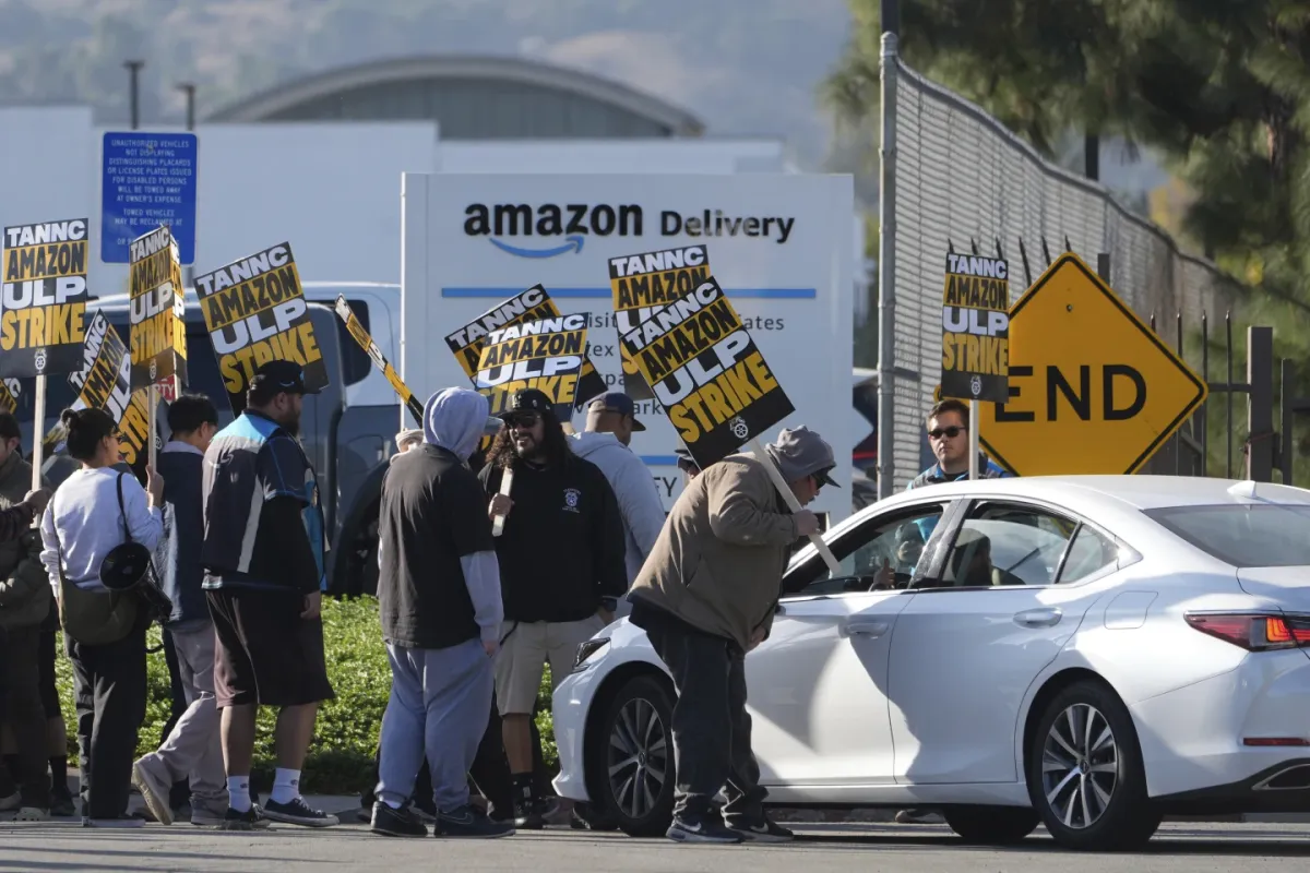 图片[1]-Amazon Workers Strike Before Christmas-众嗅网