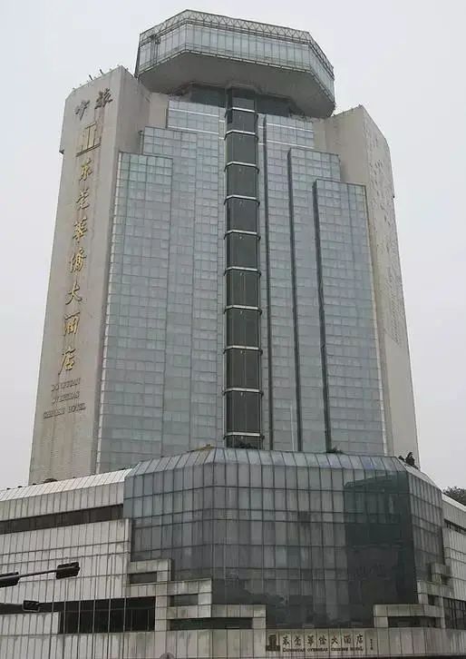 图片[2]-20年、150万张照片：偷拍“东莞女工”的保安，在国外爆火-众嗅网