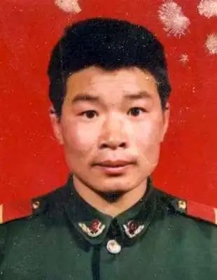 图片[7]-20年、150万张照片：偷拍“东莞女工”的保安，在国外爆火-众嗅网