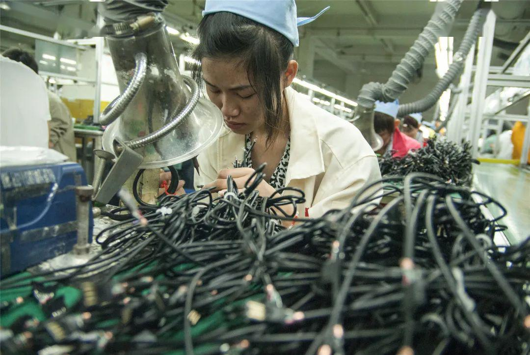 图片[17]-20年、150万张照片：偷拍“东莞女工”的保安，在国外爆火-众嗅网