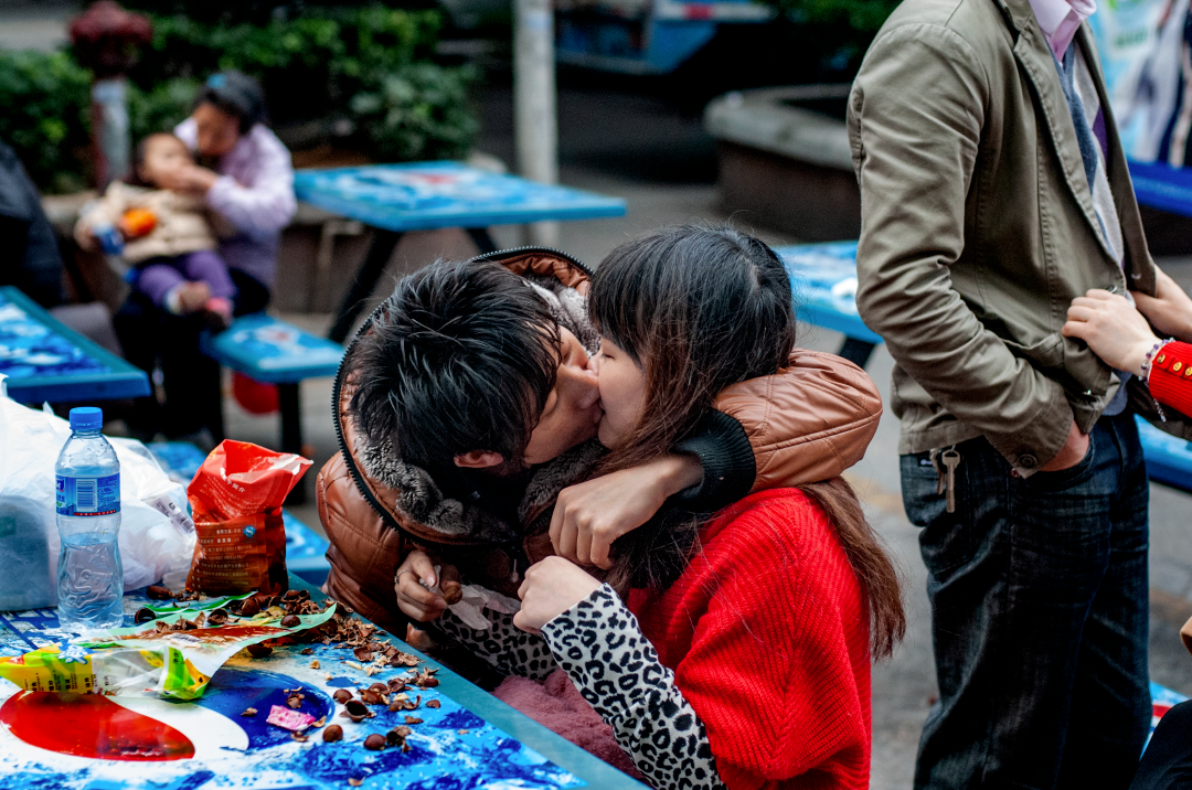 图片[25]-20年、150万张照片：偷拍“东莞女工”的保安，在国外爆火-众嗅网